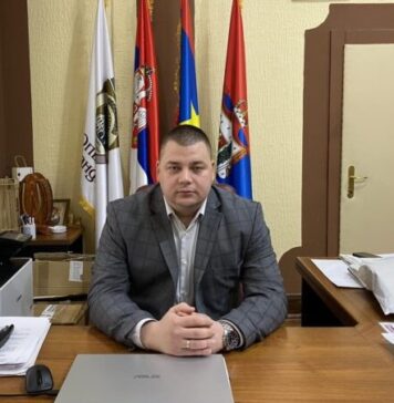 И ове године бесплатне месечне карте за превоз ученика средњих школа ЗНАЧАЈНА ПОДРШКА ПОРОДИЧНОМ БУЏЕТУ