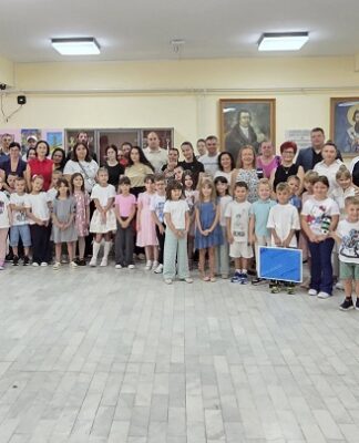 Председник општине и његов заменик посетили ђаке прваке све три основне школе општине И БУДУЋНОСТ И РАДОСТ ОПШТИНЕ
