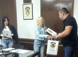 Општина наградила најбоље студенте основних и мастер студија ПАКЕТ ПОДРШКЕ ЗА БУДУЋНОСТ ОПШТИНЕ